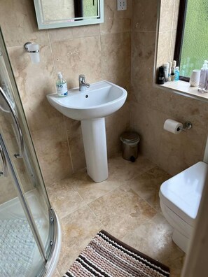 Ferienhaus, Mehrere Betten | Badezimmer | Dusche, Haartrockner, Handtücher