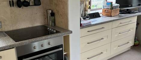 Cottage, Multiple Beds | Private kitchen | Fridge, microwave, oven, stovetop