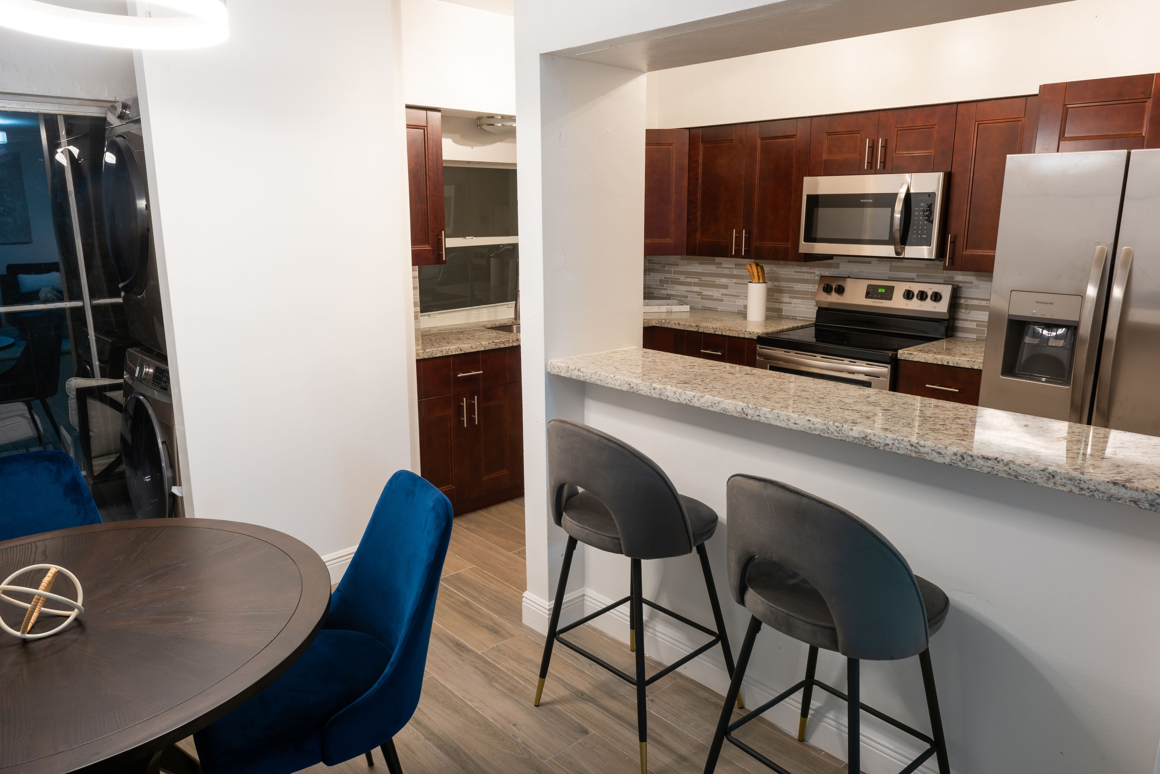 NEW STAR 2/ Fantastic family oriented and mins away from the beaches