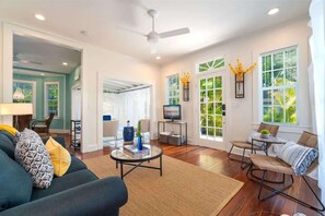 TV, offices - Reynolds Paradise (Key West)