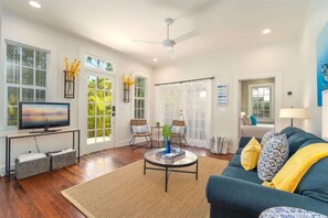 TV, offices - Reynolds Paradise (Key West)