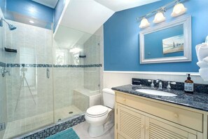 Badewanne, Haartrockner, Handtücher