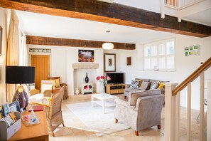 Living room - Higher Weddicott Barn (Newton Abbot)