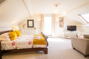 4 Schlafzimmer, individuell dekoriert, individuell eingerichtet
