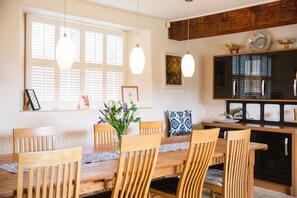 Dishwasher, cookware/dishes/utensils - Higher Weddicott Barn (Newton Abbot)