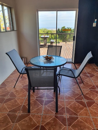 Dining. Affordable Luxury