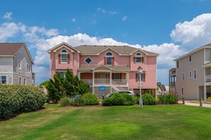Unclassified image, 2 of 46, button - Barefootin'- Oceanfront, private pool, hot tub, pool table, private walkway to the beach! (Nags Head)