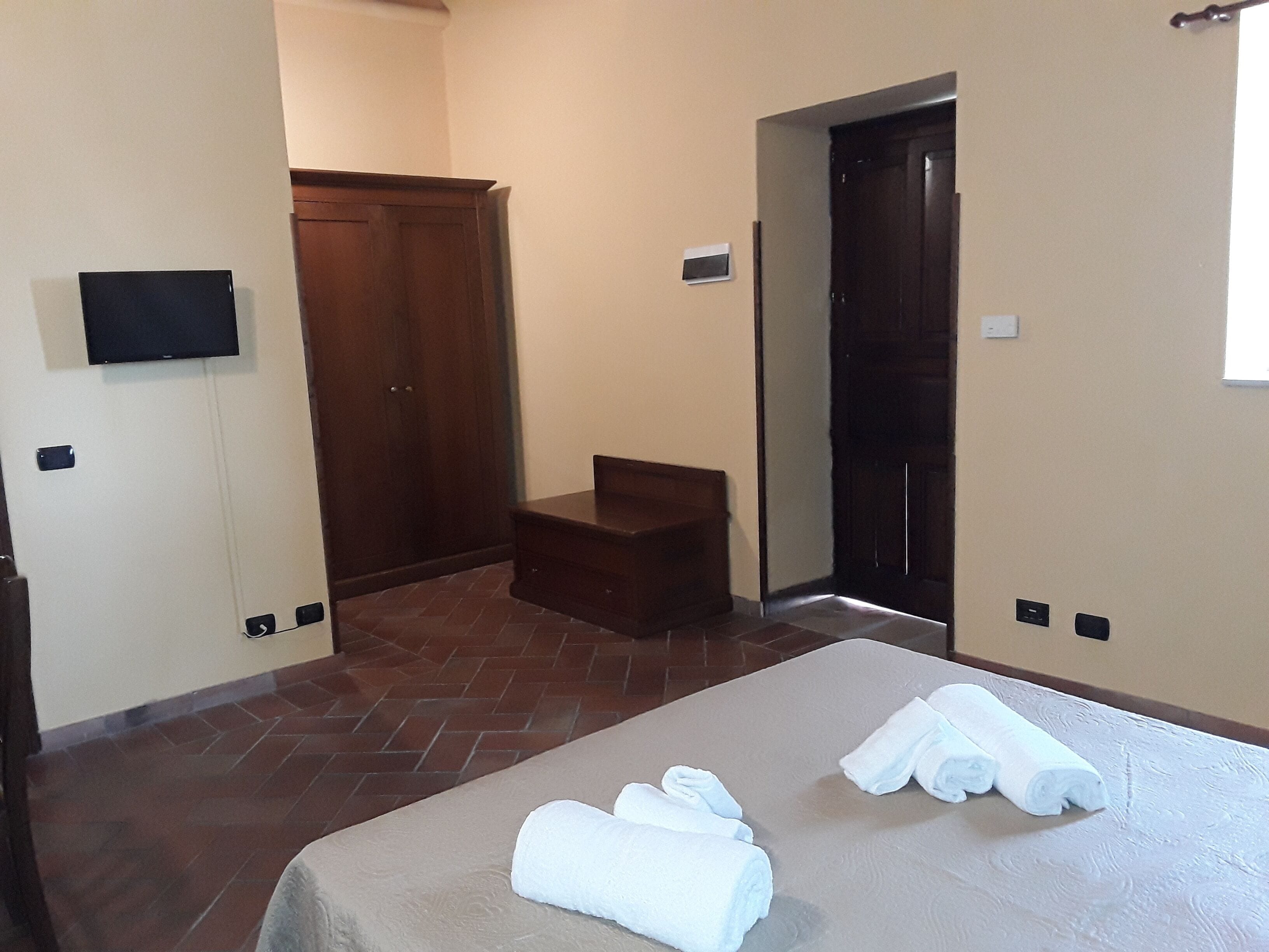 Kamar Double | Seprai antialergi, minibar, meja kerja, dan setrika/meja setrika