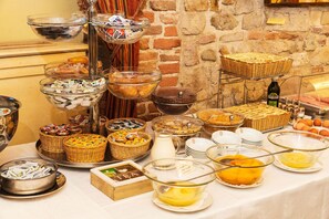 Daily buffet breakfast (EUR 10 per person)