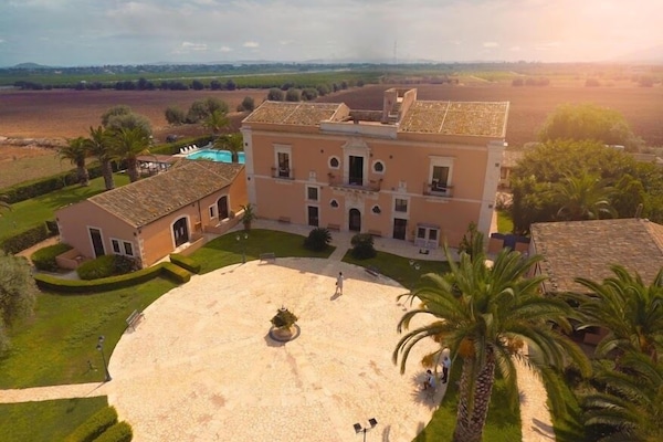 Facciata della struttura