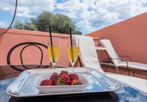 Exclusive Condo | Terrace/patio