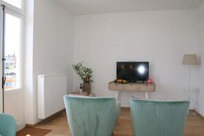 Living area - De Torre 2 - luxury 1-bedroom apartment in iconic building (De Haan)