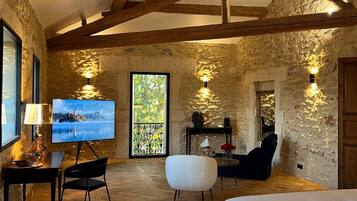 Grand Room | Egyptian cotton sheets, premium bedding, Select Comfort beds, minibar