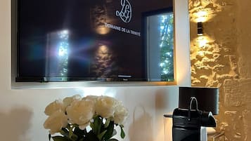 Luxury Room | Egyptian cotton sheets, premium bedding, Select Comfort beds, minibar