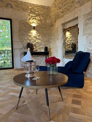 Egyptian cotton sheets, premium bedding, Select Comfort beds, minibar - Domaine de la Trinité (Mauguio)