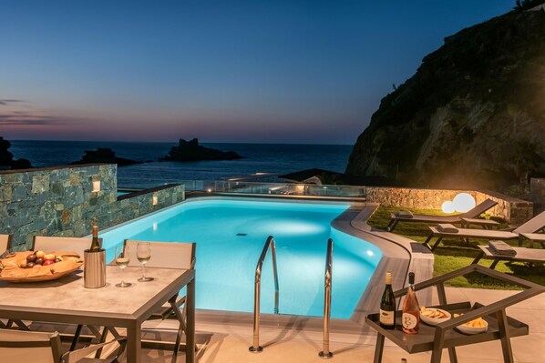 Villa | 4 bedrooms, laptop workspace, WiFi