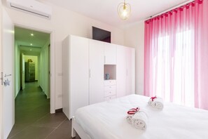 2 bedrooms, iron/ironing board, WiFi, bed sheets - Salento Seaside Villa x4 with terrace (Lendinuso)