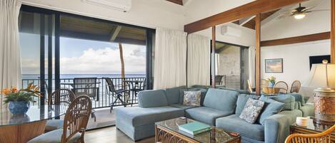 Appart'hÎtel, 2 chambres | Coin séjour | TV connectée, lecteur de DVD