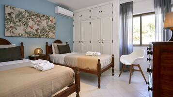 2 bedrooms, iron/ironing board, travel cot, WiFi
