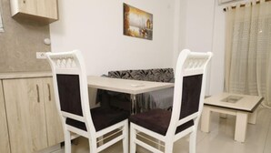 Apartment | Private kitchen | Fridge, oven, electric kettle, toaster - Albania Dream Holidays Accommodation (Sarandë)