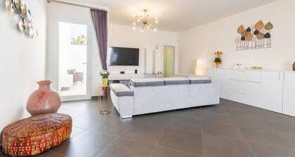 Salento Seaside Villa x4 with pool