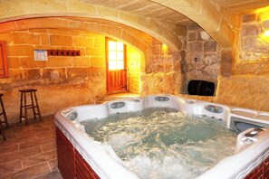 Standard Villa, Multiple Bedrooms (Villeleynah Amazing Gozitan Villa +) | Interior -  Villeleynah Amazing Gozitan Villa + Pool (Munxar)