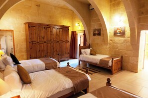 Room -  Villeleynah Amazing Gozitan Villa + Pool (Munxar)