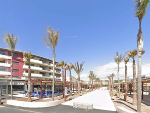 صورة غير مصنفة، 3 من 8، زرّ