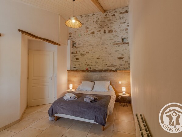 1 chambre, Wi-Fi gratuit, draps fournis