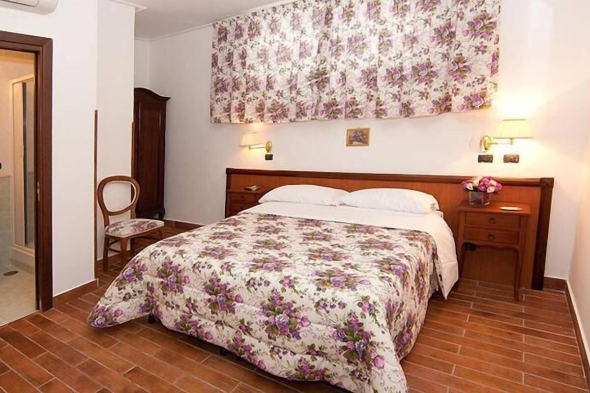 Classic Double Room | Travel crib