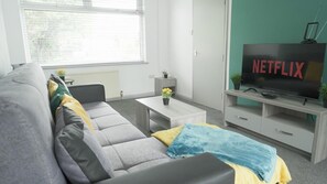 Smart TV - JEWEL OF BARKING (Barking)