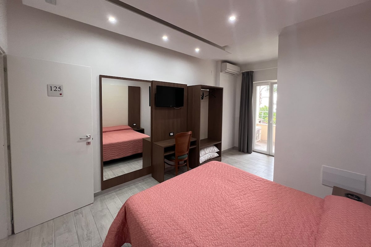 Superior Room | Desk, free WiFi