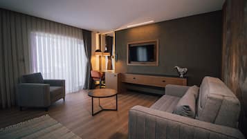 Junior Double Room | Premium bedding, in-room safe, laptop workspace, iron/ironing board