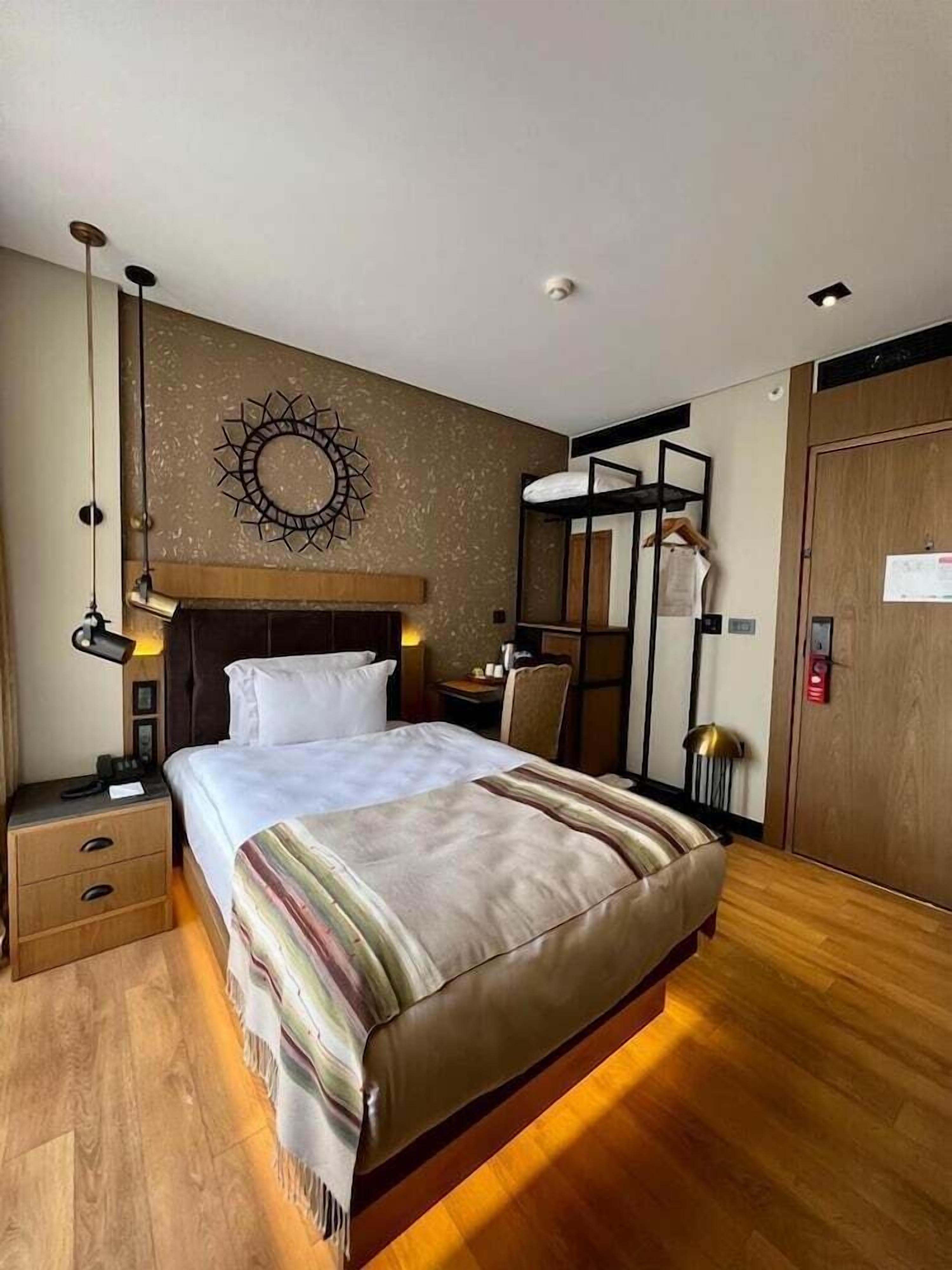 Ropa de cama de alta calidad y minibar 