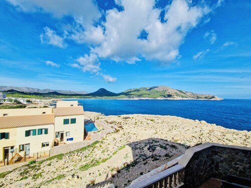 Apartment "Tramuntana" with Sea View, Pool & Wi-Fi