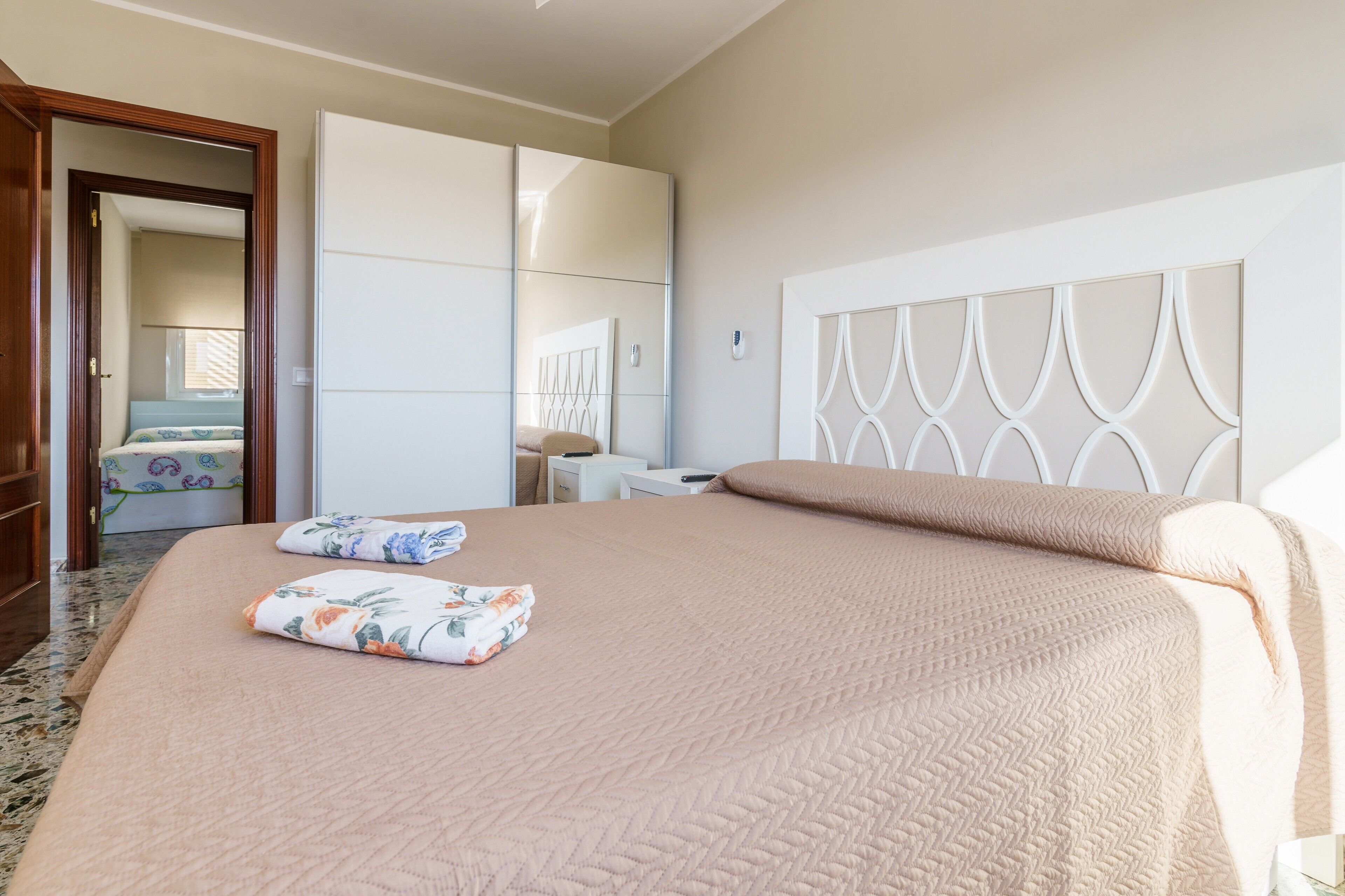 3 bedrooms, iron/ironing board, WiFi (free), bed sheets