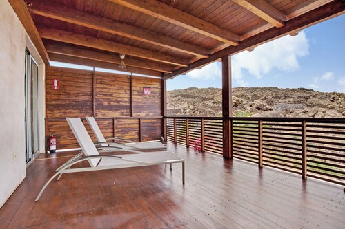 Tayu Eco Villa – Mountain Views, Garden & Pool in Villaverde