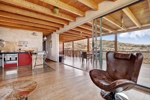 Tayu Eco Villa – Mountain Views, Garden & Pool in Villaverde