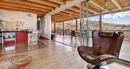 Tayu Eco Villa – Mountain Views, Garden & Pool in Villaverde