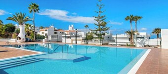 Holiday Apartment 'Apartamento Costa Adeje' with Private Terrace, Wi-Fi and Air Conditioning
