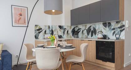 Stylish Apartment | Parking, Balcony, Close to the Beach