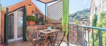 Holiday Home 'Irene's Loft' with Mountain View, Balcony & Wi-Fi