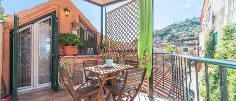 屋外ダイニングエリア