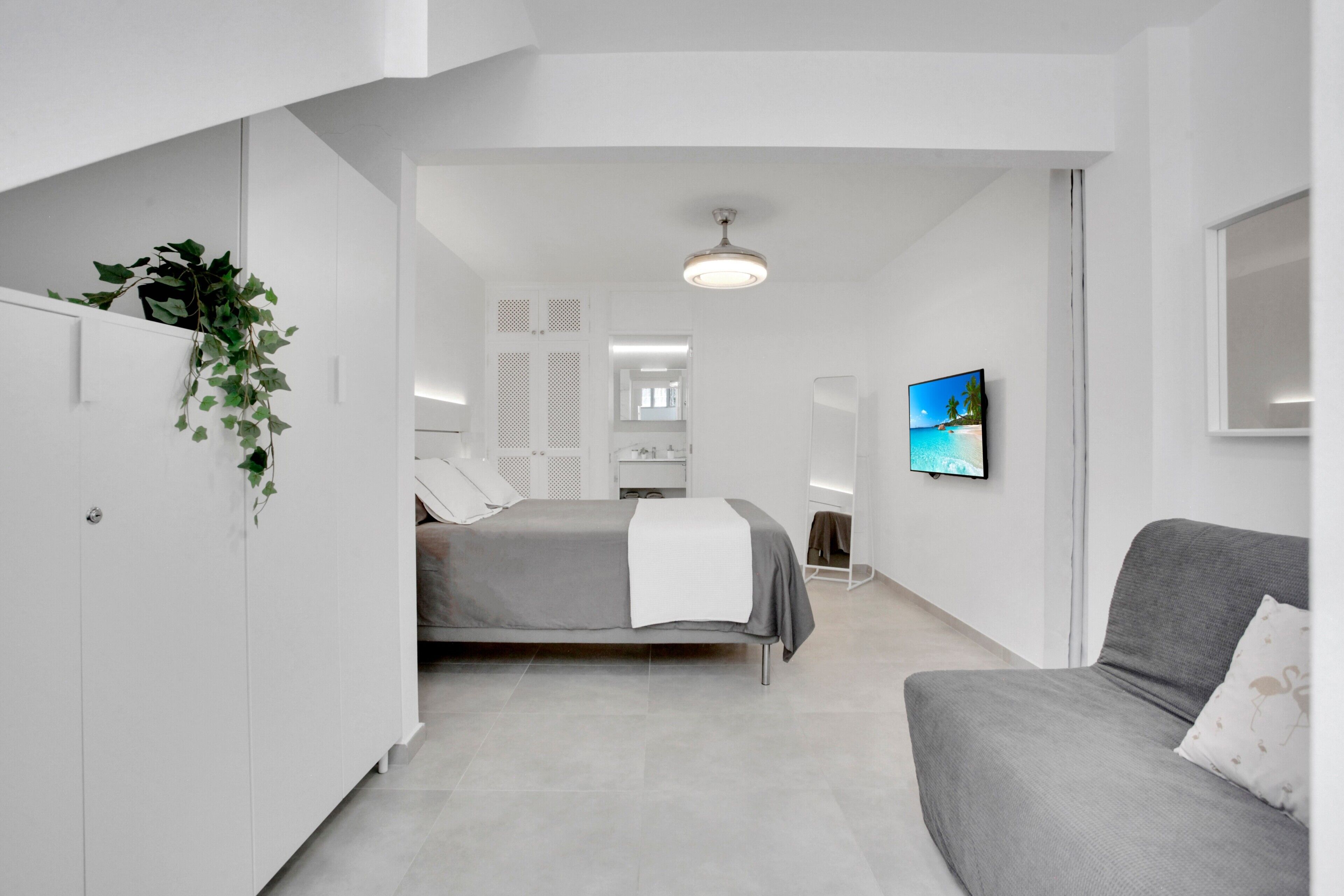1 dormitorio, tabla de planchar con plancha, wifi gratis y ropa de cama