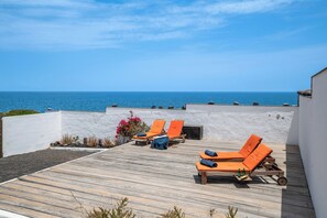 Terrace/patio - Holiday Apartment 'Playa Marina Eco Bungalow Arrieta' with Sea Views (Arrieta)