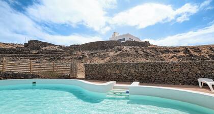 Ferienvilla 'Playa Marina Eco Bungalow Mala' mit Meerblick, Gemeinschaftspool und WLAN