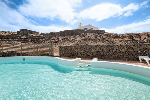 Ferienvilla 'Playa Marina Eco Bungalow Mala' mit Meerblick, Gemeinschaftspool und WLAN
