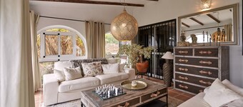 Villa 'La Montaña Del Oro' with Sea View, Wi-Fi and Air Conditioning