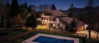 Holiday Home Can Blau with Mountain View, Pool, Garden & Wi-Fi