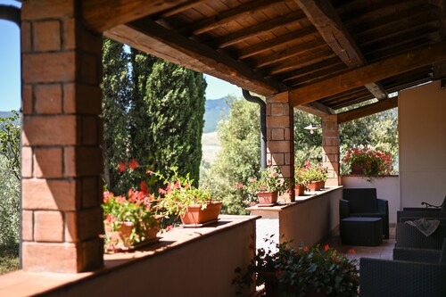 Holiday Home 'Casale I Cascetti' with Pool, Garden & Wi-Fi